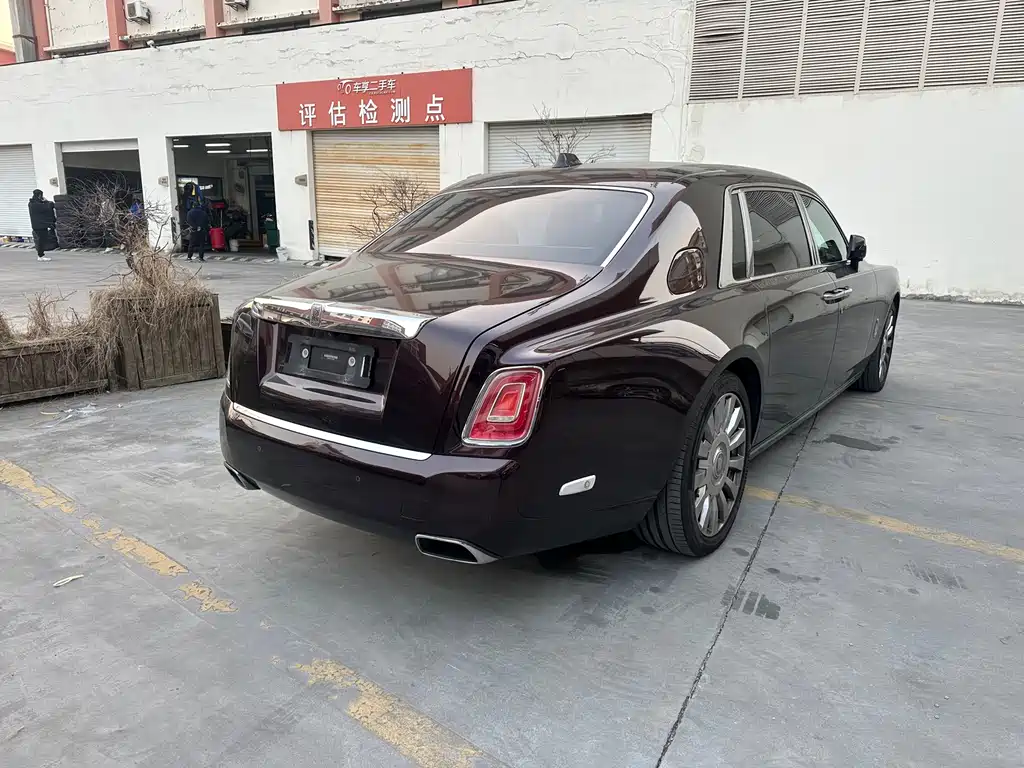 Rolls-Royce Phantom 2018 6.7T Extended Wheelbase Version 2020 - thumbnail 3