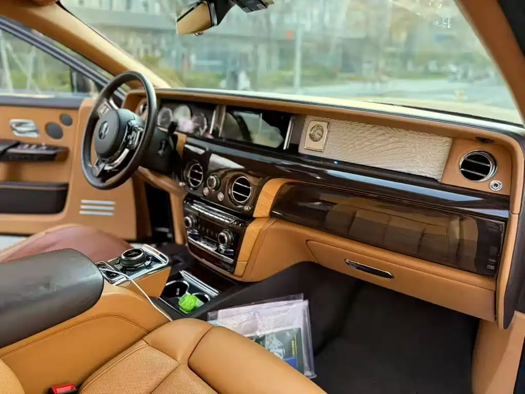 Rolls-Royce Phantom 2018 6.7T Extended Wheelbase Version 2020 - thumbnail 4