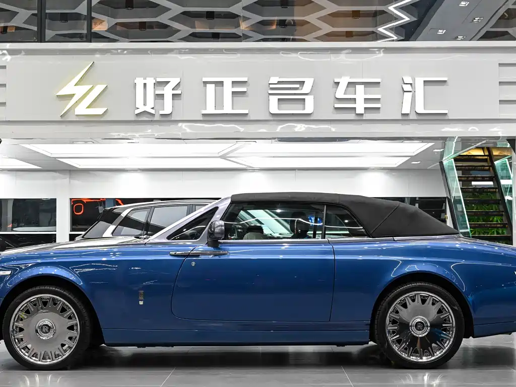 Rolls-Royce Phantom 2007 6.7L Soft-Top Convertible 2012 - thumbnail 4