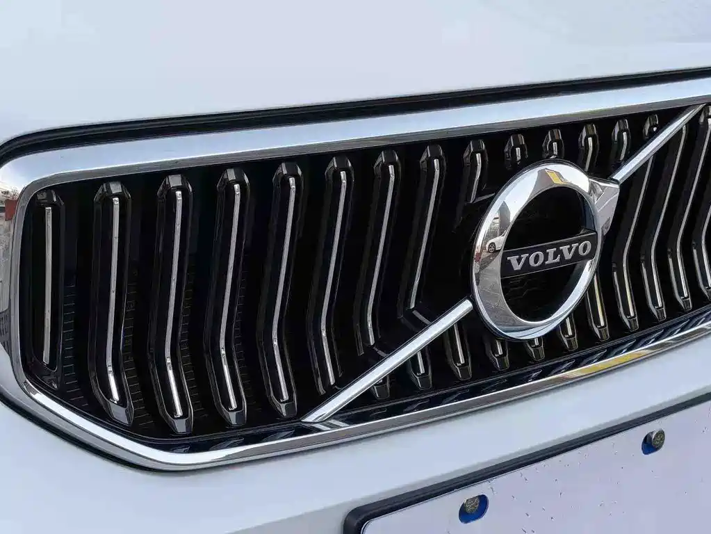 Volvo Volvo XC40 2022 T4 AWD Momentum Luxury Edition 2022 - thumbnail 14