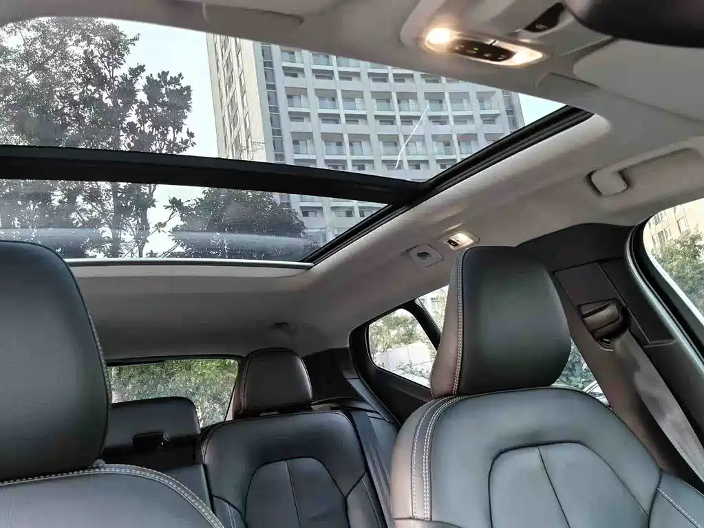 Volvo Volvo XC40 2022 T4 AWD Momentum Luxury Edition 2022 - thumbnail 20