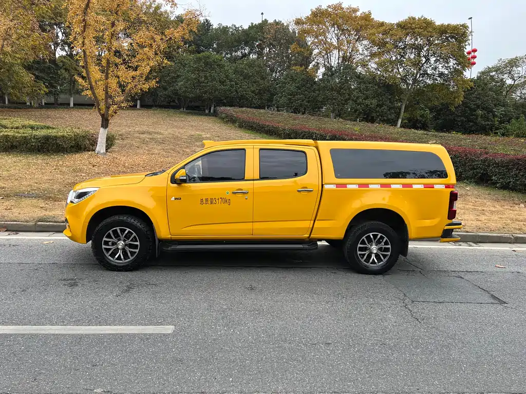 Isuzu TAGA DaKa 2021 1.8T Gasoline Manual 4WD Luxury Long Wheelbase CE18 2022 - thumbnail 3