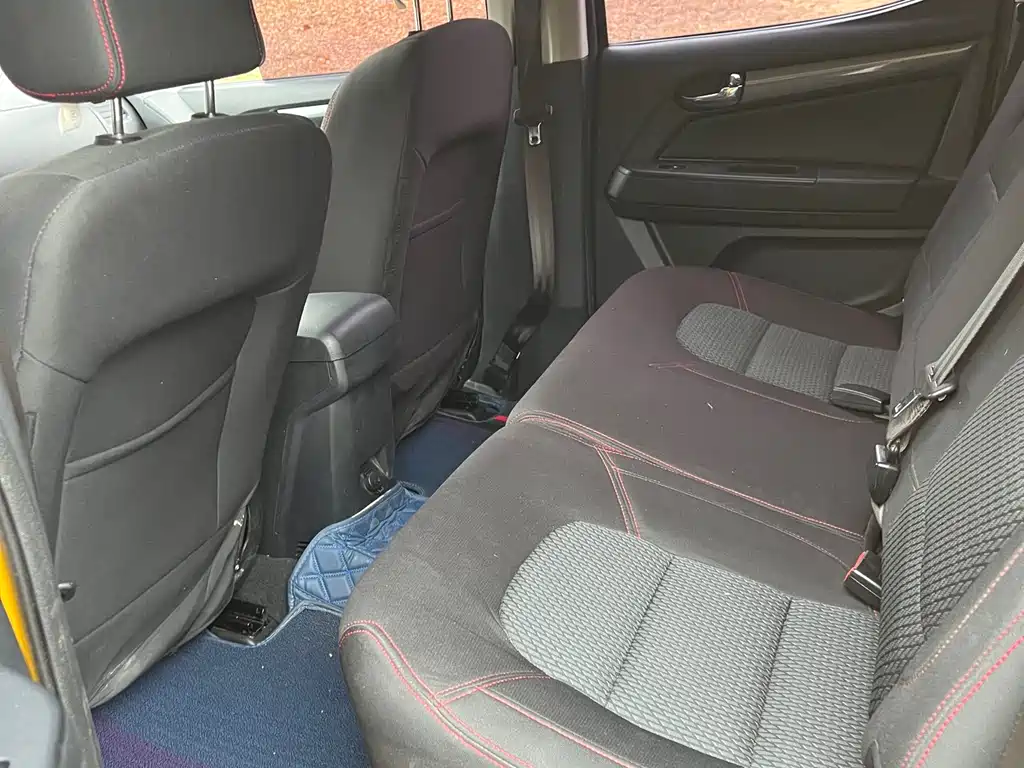 Isuzu TAGA DaKa 2021 1.8T Gasoline Manual 4WD Luxury Long Wheelbase CE18 2022 - thumbnail 11