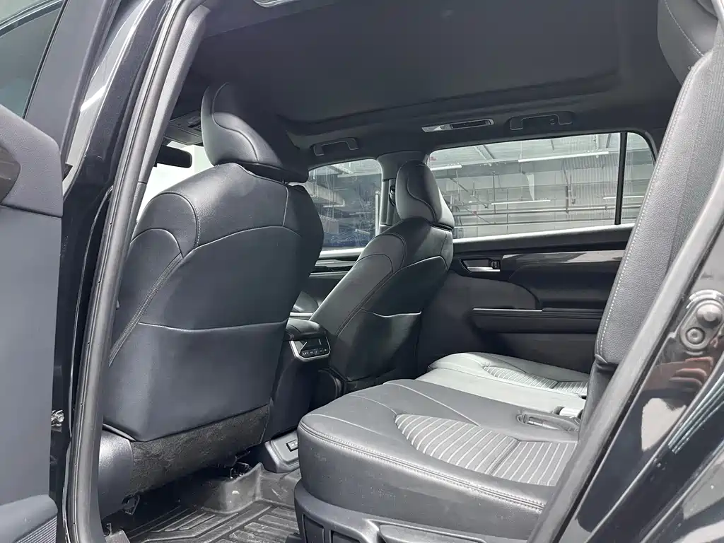 Toyota Crown Kluger 2023 2.5L HEV AWD Luxury Edition 2023 - thumbnail 6