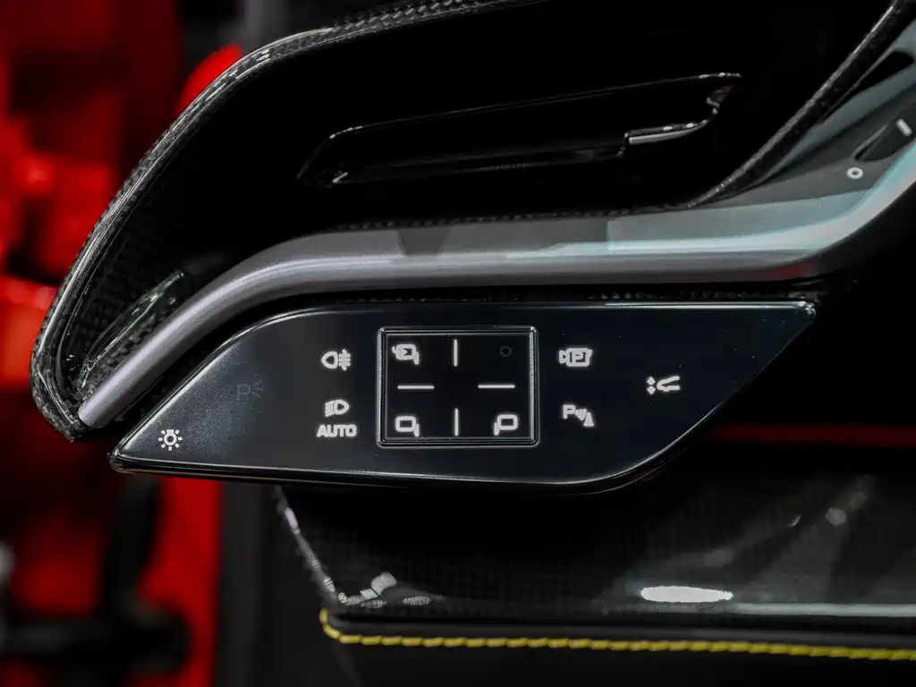 Ferrari Ferrari SF90 2021 3.9T V8 Spider 2025 - thumbnail 16