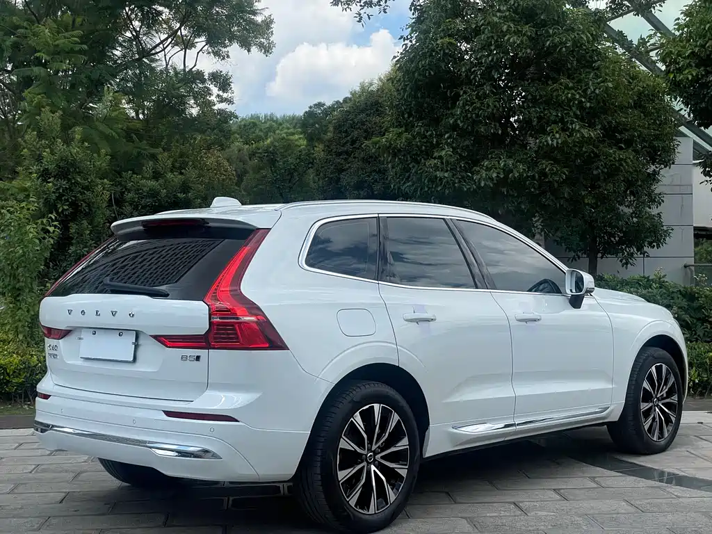 Volvo Volvo XC60 2022 B5 AWD Momentum Luxury Edition 2022 - thumbnail 7
