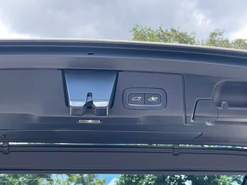 Volvo Volvo XC60 2022 B5 AWD Momentum Luxury Edition 2022 - thumbnail 13