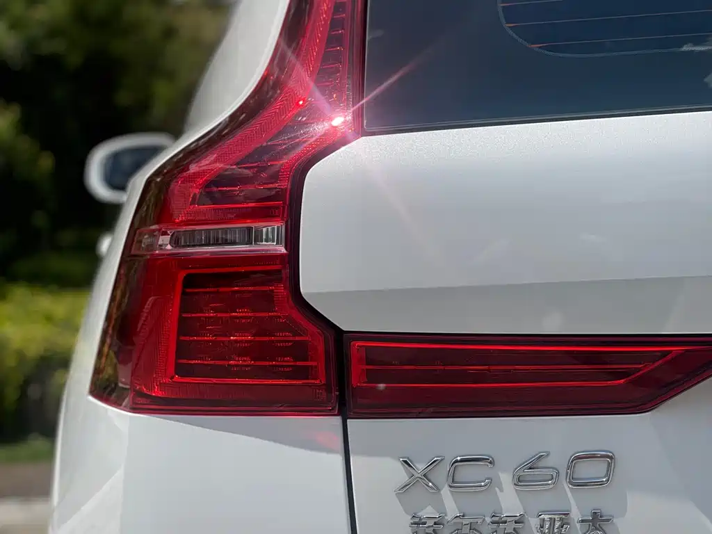 Volvo Volvo XC60 2022 B5 AWD Momentum Luxury Edition 2022 - thumbnail 16