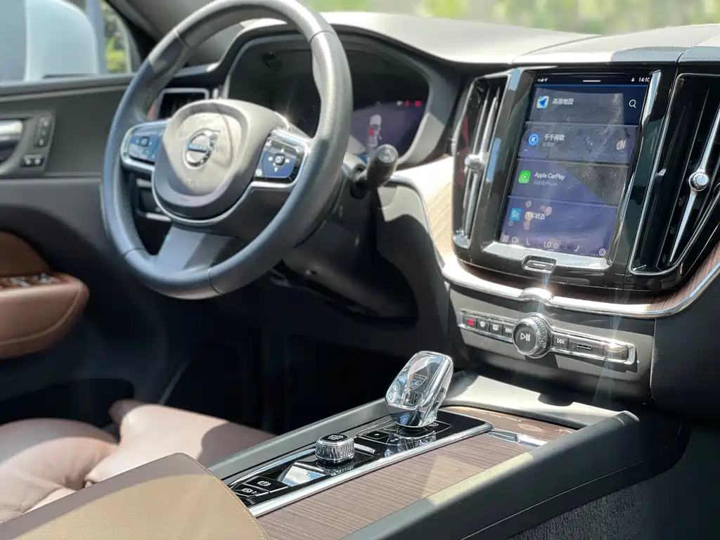 Volvo Volvo XC60 2022 B5 AWD Momentum Luxury Edition 2022 - thumbnail 22