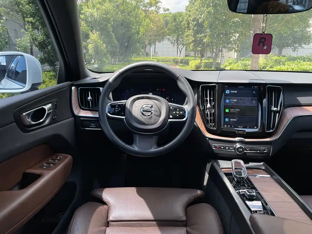 Volvo Volvo XC60 2022 B5 AWD Momentum Luxury Edition 2022 - thumbnail 24