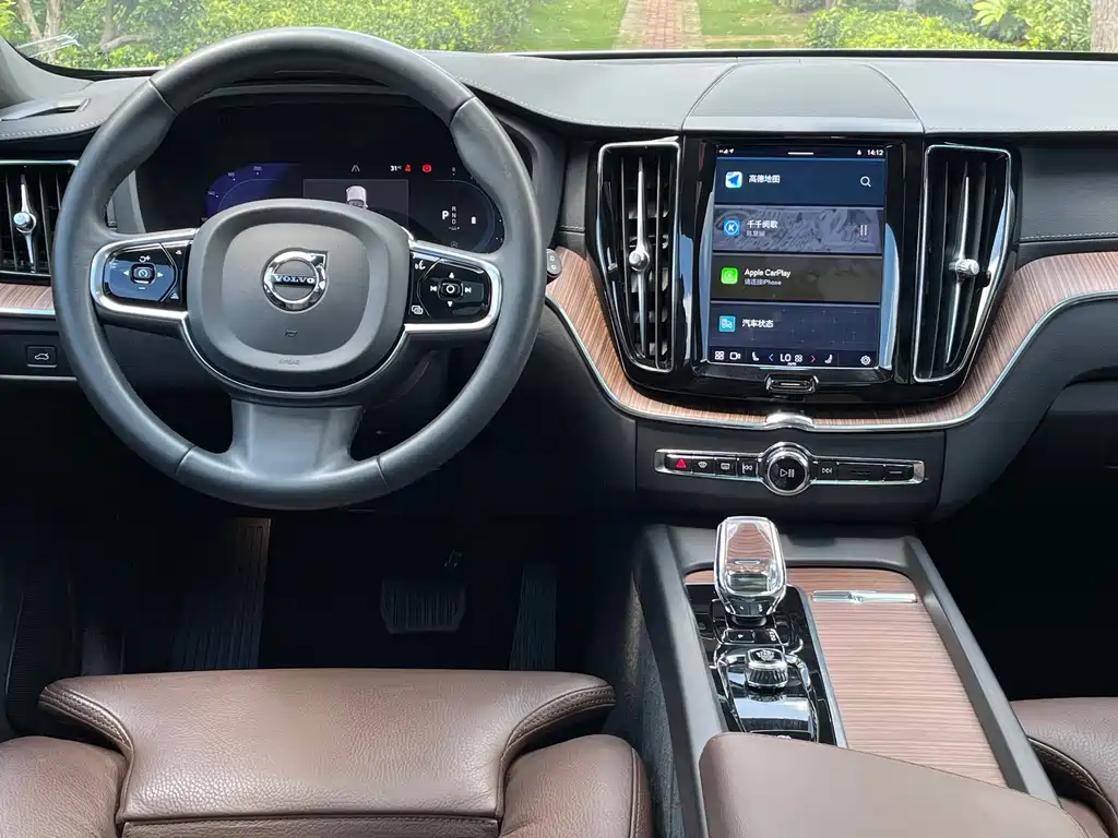 Volvo Volvo XC60 2022 B5 AWD Momentum Luxury Edition 2022 - thumbnail 25