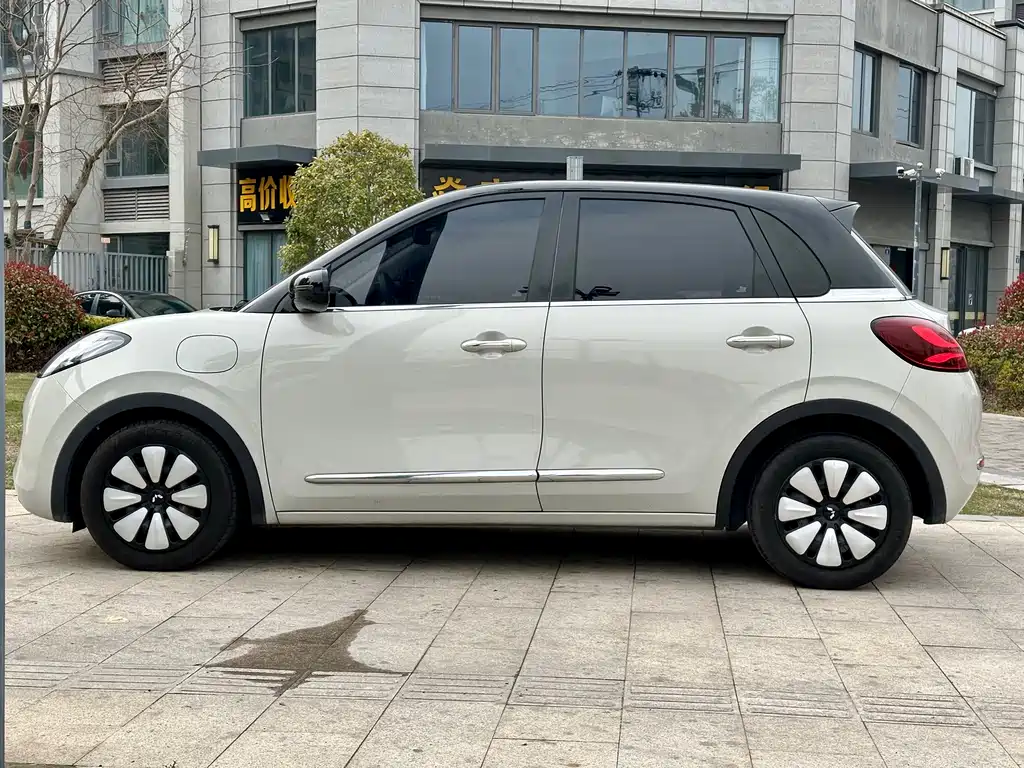 Wuling Motors Wuling Binguo 2023 333km Lingxi Smart Connect+ Edition 2023 - thumbnail 3