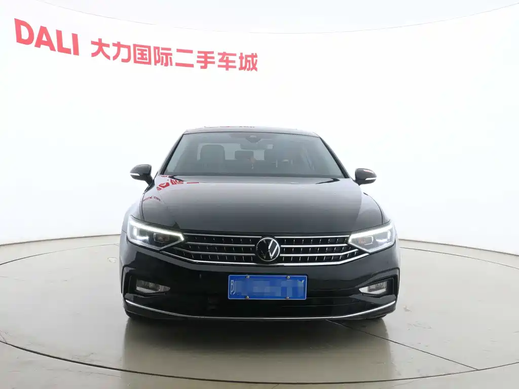 Volkswagen Magotan 2023 2 Million Units Anniversary Edition 330TSI DSG Luxury Model 2023 - thumbnail 2