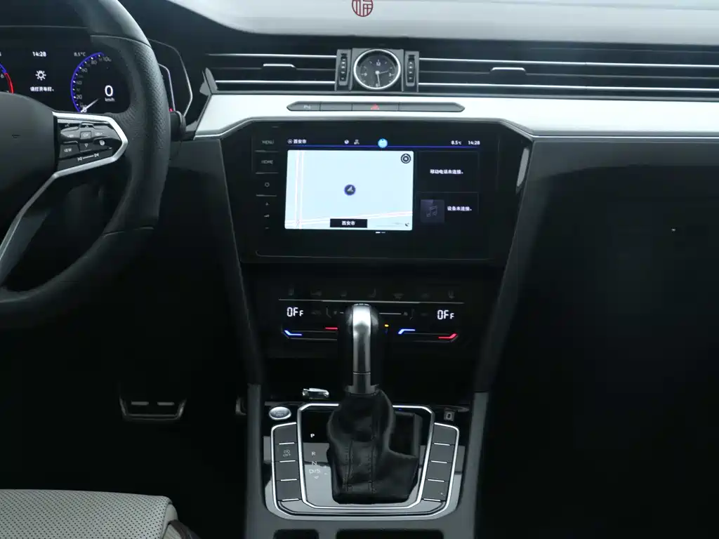 Volkswagen Magotan 2023 2 Million Units Anniversary Edition 330TSI DSG Luxury Model 2023 - thumbnail 7