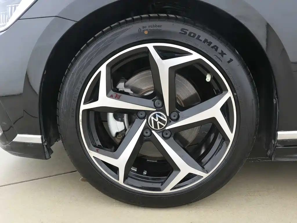 Volkswagen Magotan 2023 2 Million Units Anniversary Edition 330TSI DSG Luxury Model 2023 - thumbnail 16