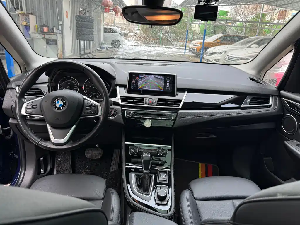 BMW BMW 2 Series Touring 2016 218i Sport Design Package 2018 - thumbnail 9