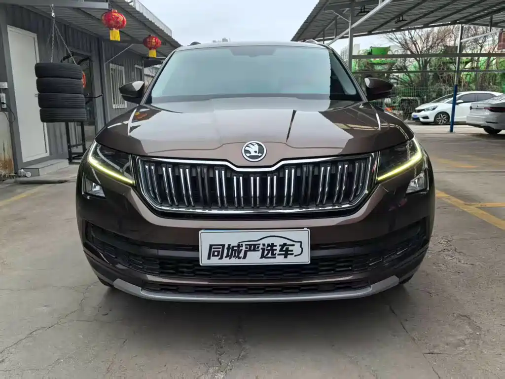 Skoda Kodiaq 2018 Facelift TSI330 7-seat 2WD Luxury Technology Edition 2018 - thumbnail 2