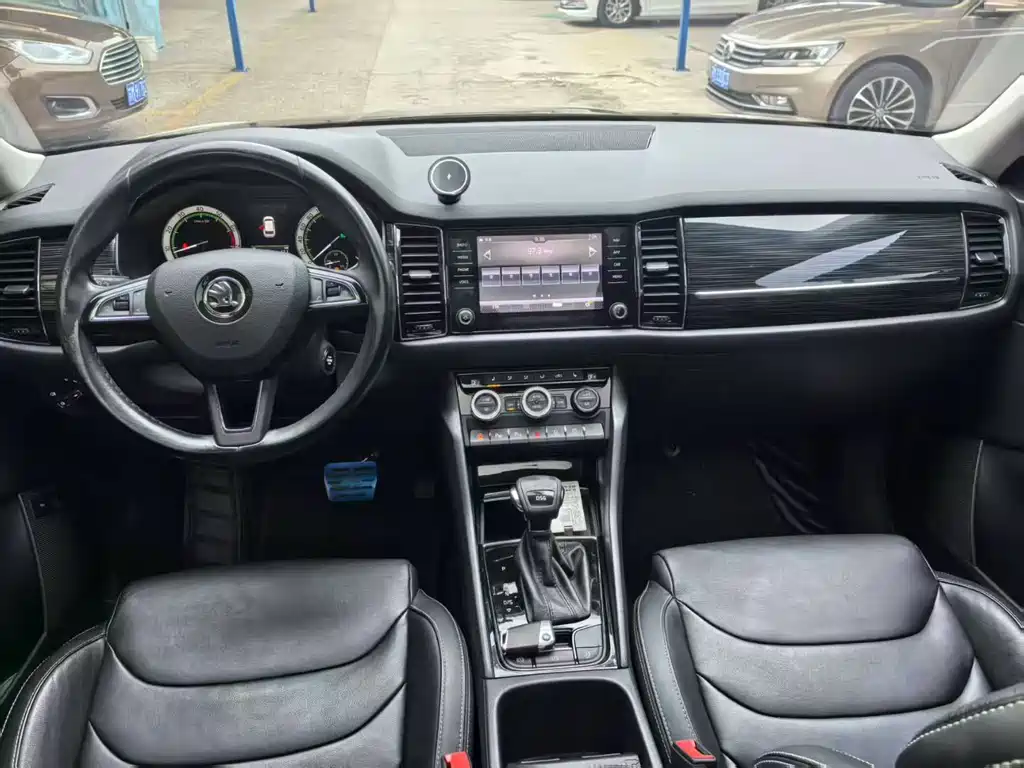 Skoda Kodiaq 2018 Facelift TSI330 7-seat 2WD Luxury Technology Edition 2018 - thumbnail 8