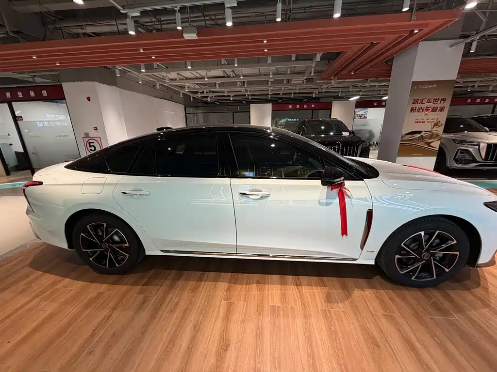 Hongqi Hongqi H6 2025 2.0T Zhiyuan Edition 2025 - thumbnail 13