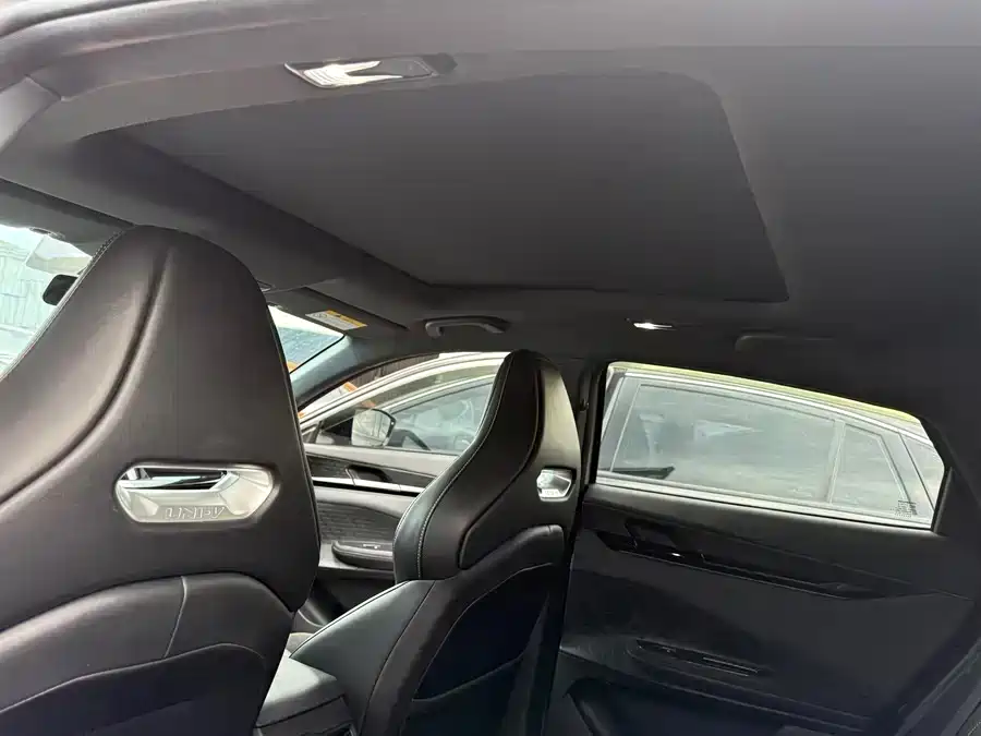 Changan Changan UNI-V 2023 2.0T Sharp Edition 2023 - thumbnail 4