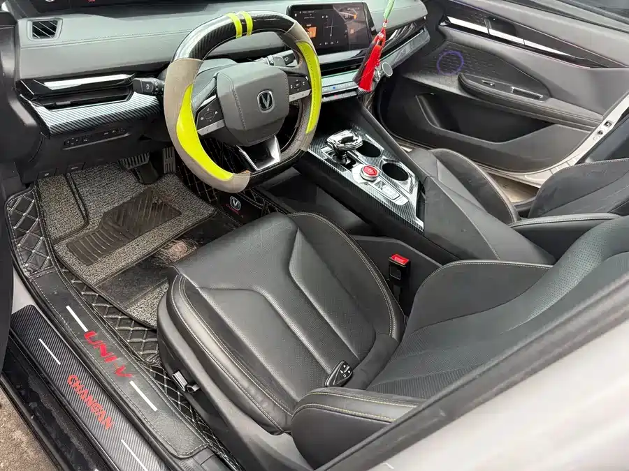 Changan Changan UNI-V 2023 2.0T Sharp Edition 2023 - thumbnail 5