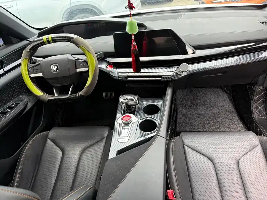 Changan Changan UNI-V 2023 2.0T Sharp Edition 2023 - thumbnail 11