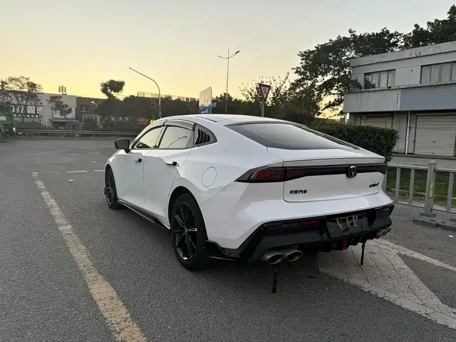 Changan Changan UNI-V 2023 2.0T Sharp Edition 2023 - thumbnail 15