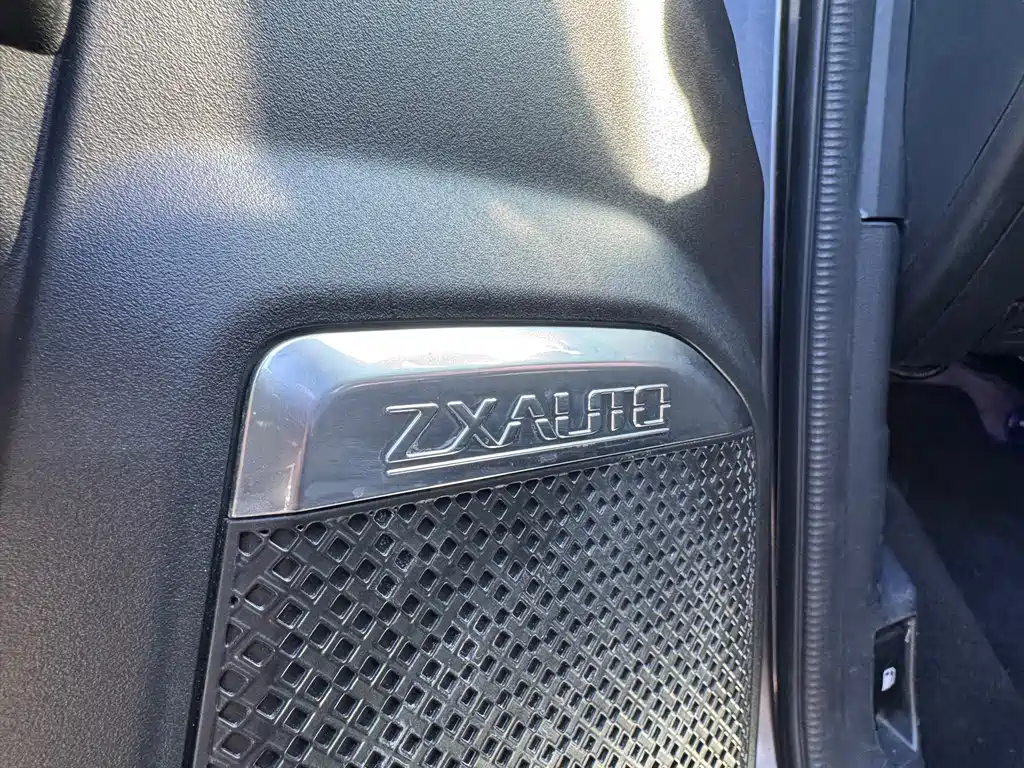 ZX Auto ZTE 1949 2022 2.0T Passenger Gasoline Automatic AWD Luxury Standard Double Cab 2022 - thumbnail 4
