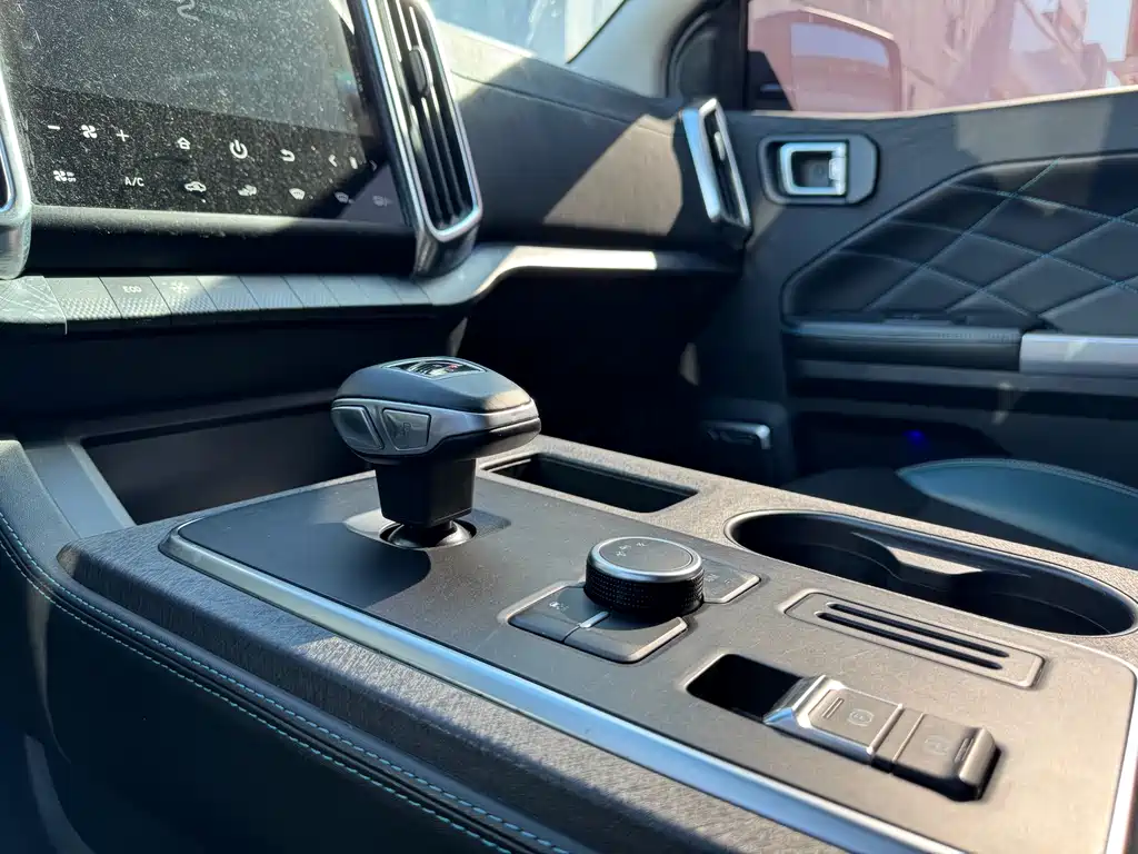 ZX Auto ZTE 1949 2022 2.0T Passenger Gasoline Automatic AWD Luxury Standard Double Cab 2022 - thumbnail 5