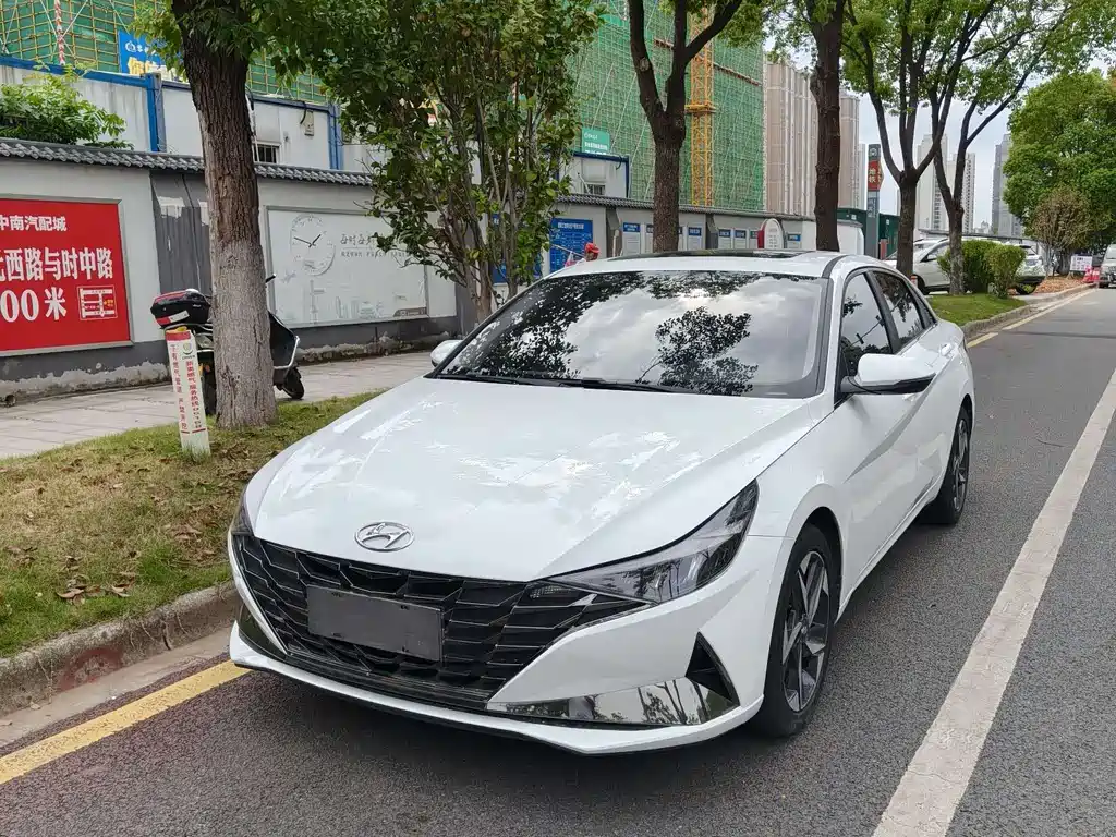 Hyundai Hyundai Elantra 2023 1.5L CVT GLS Premium Edition 2023