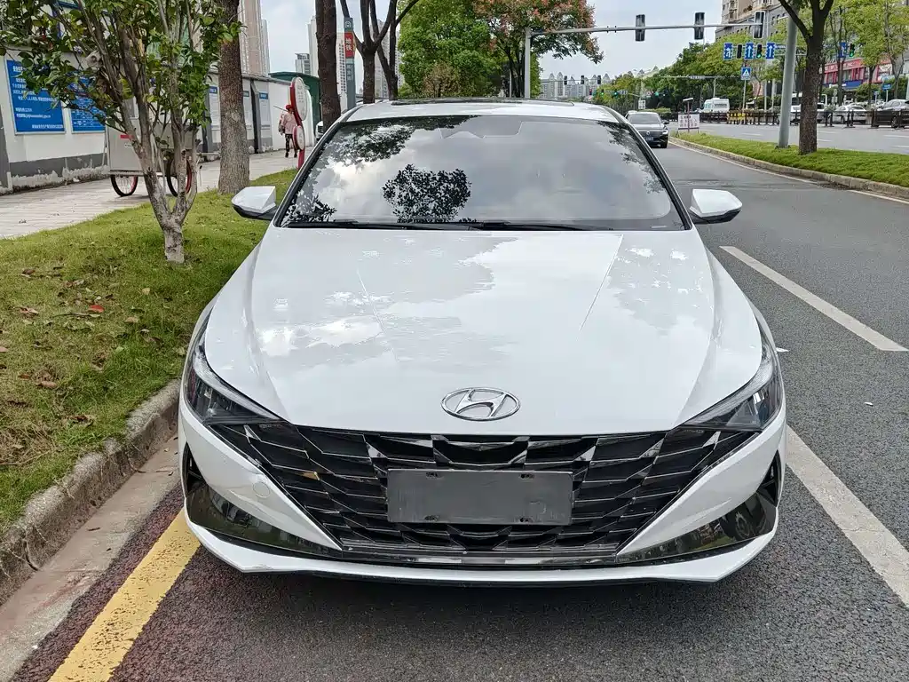 Hyundai Hyundai Elantra 2023 1.5L CVT GLS Premium Edition 2023 - thumbnail 2