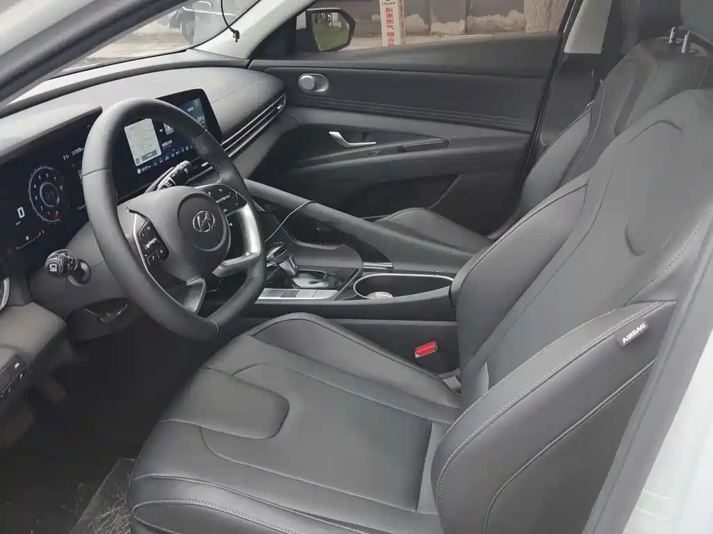 Hyundai Hyundai Elantra 2023 1.5L CVT GLS Premium Edition 2023 - thumbnail 4