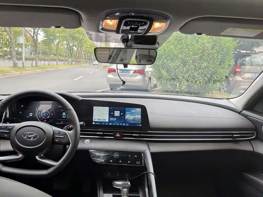 Hyundai Hyundai Elantra 2023 1.5L CVT GLS Premium Edition 2023 - thumbnail 6