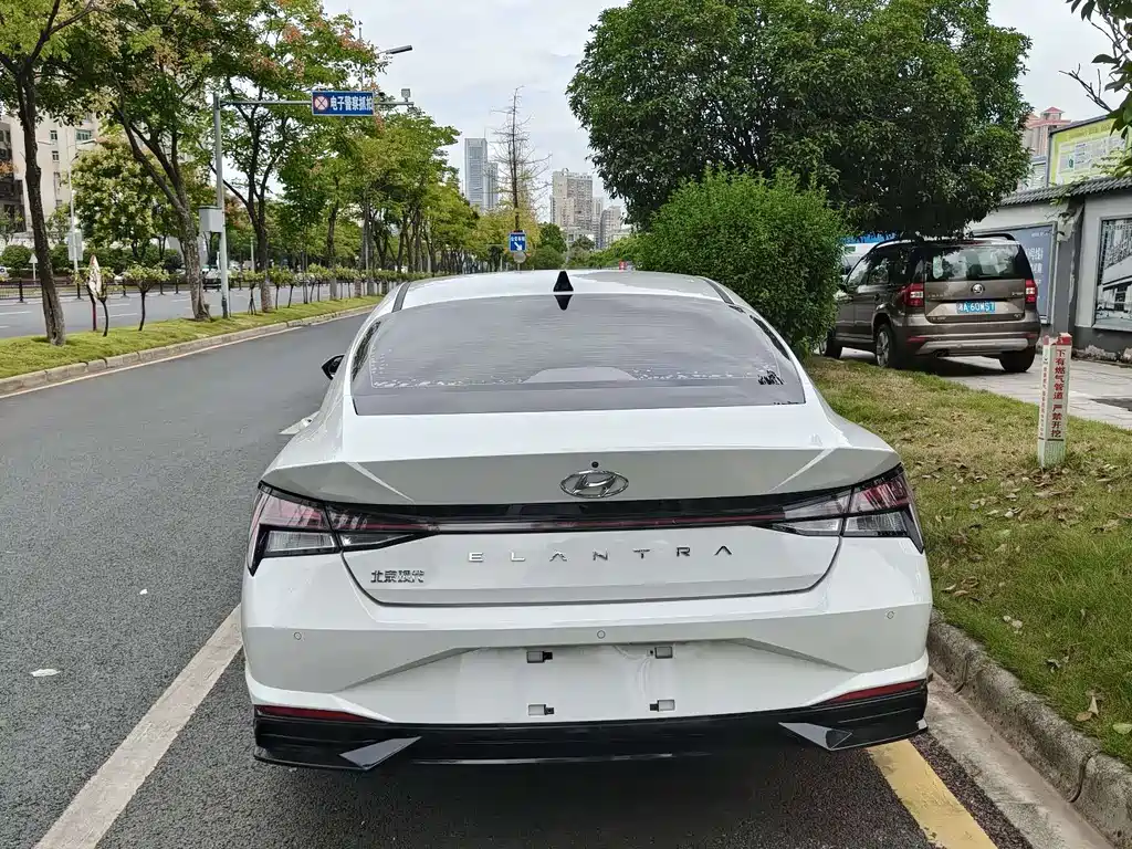 Hyundai Hyundai Elantra 2023 1.5L CVT GLS Premium Edition 2023 - thumbnail 8