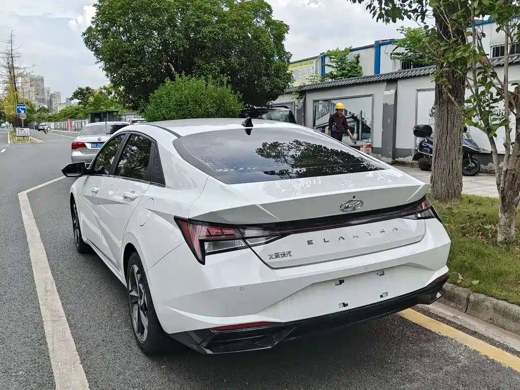 Hyundai Hyundai Elantra 2023 1.5L CVT GLS Premium Edition 2023 - thumbnail 9