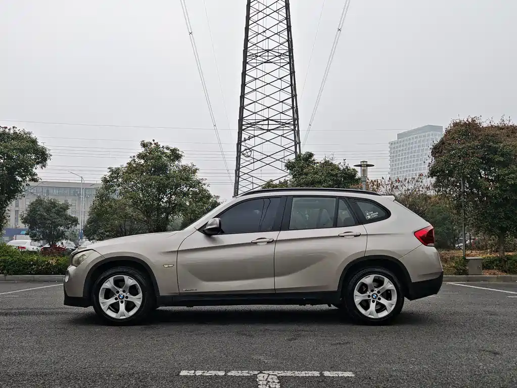 BMW BMW X1 Import 2012 sDrive18i Luxury Edition 2012 - thumbnail 2