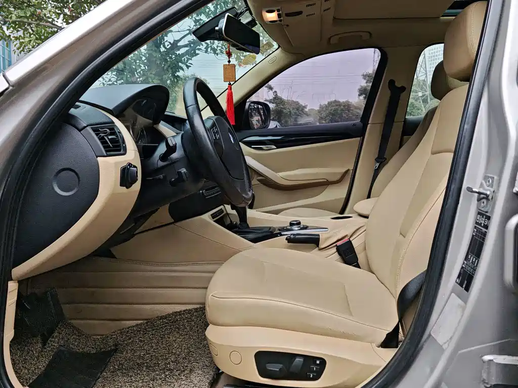 BMW BMW X1 Import 2012 sDrive18i Luxury Edition 2012 - thumbnail 4