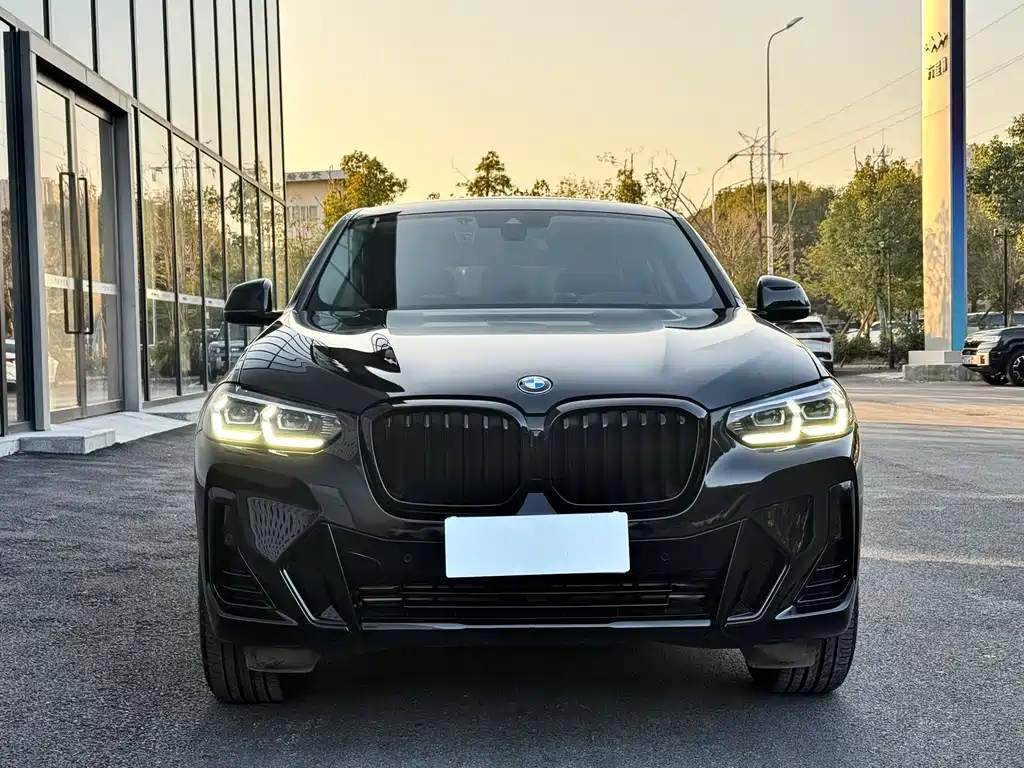 BMW BMW X4 2022 xDrive 25i M Sport Package 2022 - thumbnail 2