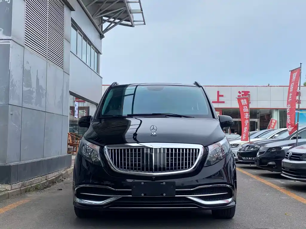 Mercedes-Benz Vito 2024 2.0T Elite 7-seater 2024 - thumbnail 3