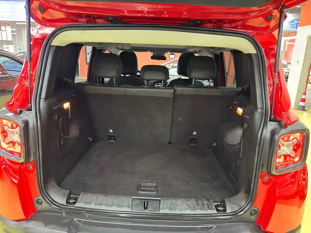 Jeep Jeep Renegade 2016 1.4T Automatic Intelligent Edition 2017 - thumbnail 12