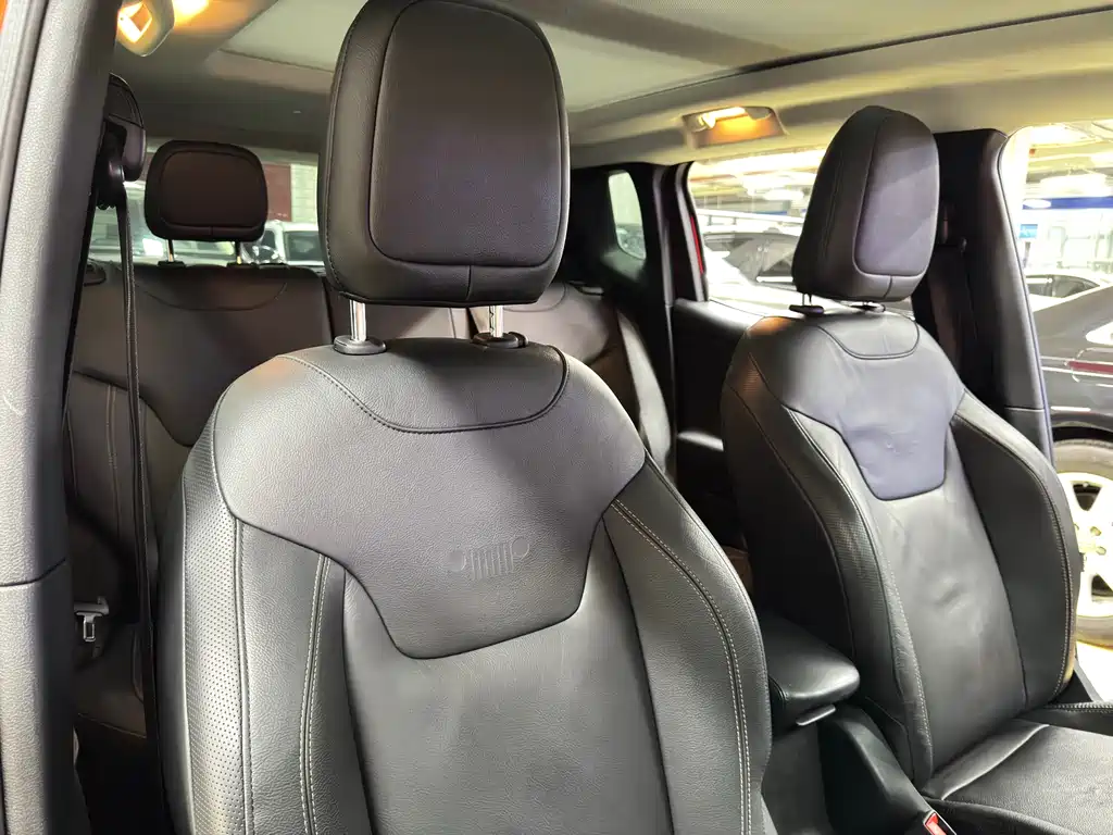 Jeep Jeep Renegade 2016 1.4T Automatic Intelligent Edition 2017 - thumbnail 16