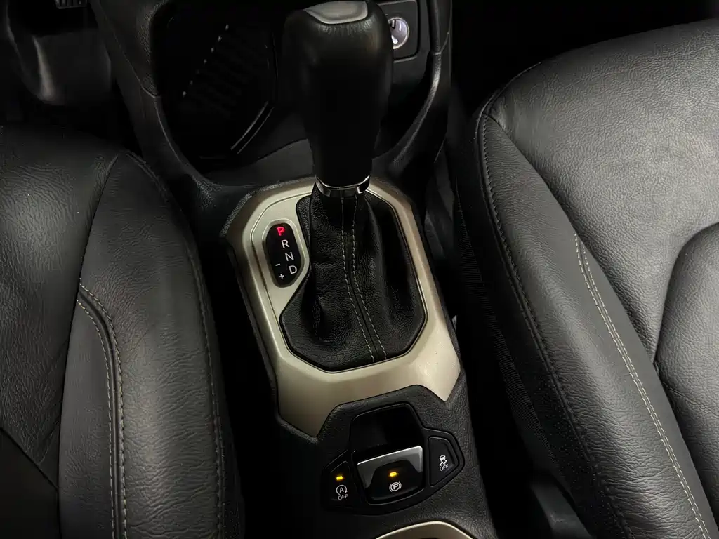 Jeep Jeep Renegade 2016 1.4T Automatic Intelligent Edition 2017 - thumbnail 20