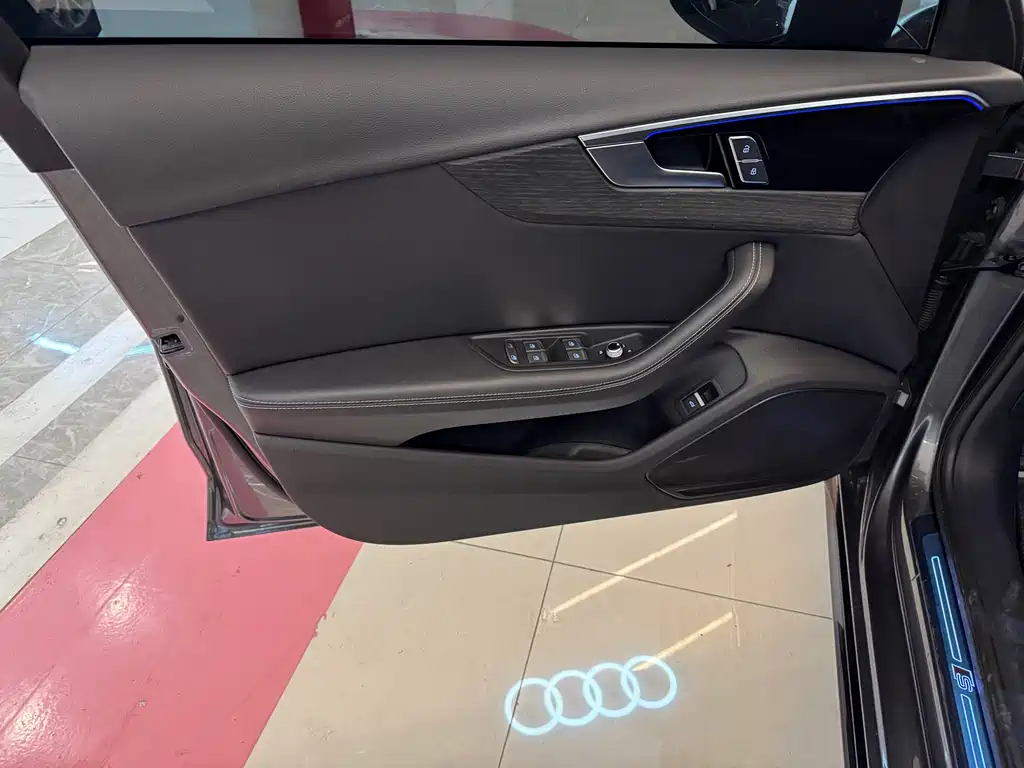 Audi Audi A4L 2022 40 TFSI Premium Dynamic Edition 2022 - thumbnail 5