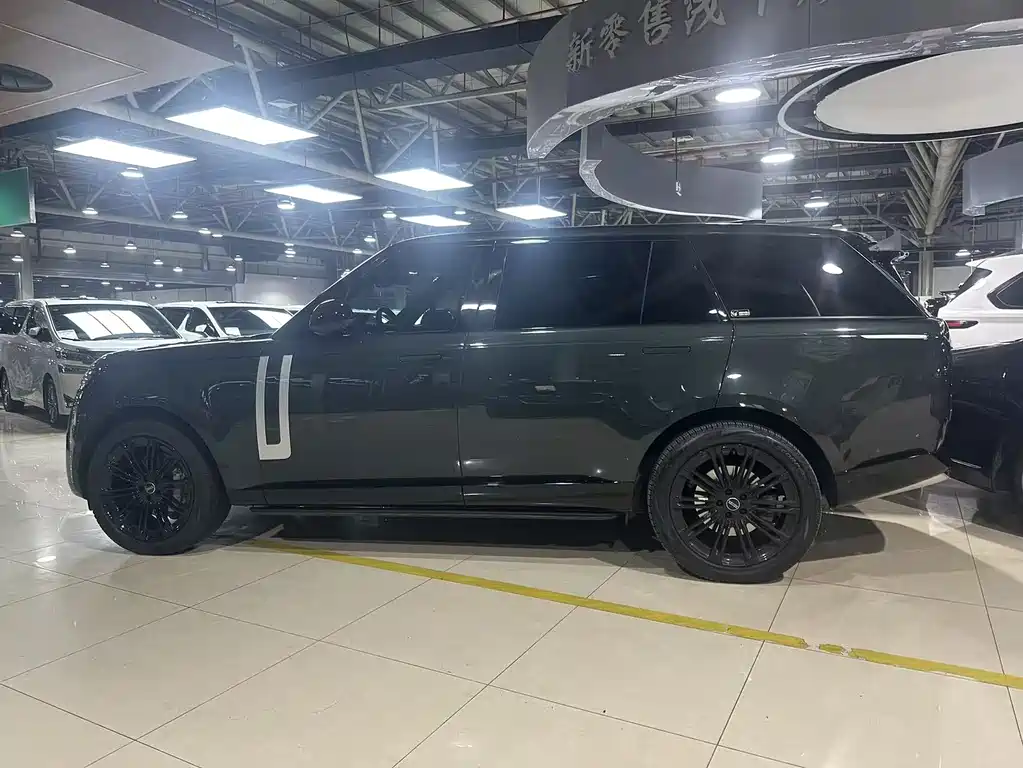 Land Rover Range Rover 2025 3.0 L6 400PS Autobiography Long Wheelbase 2024 - thumbnail 3