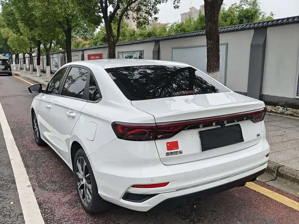 Geely Auto Geely Emgrand 2023 4th Generation Champion Edition 1.5L CVT Premium Model 2023 - thumbnail 4