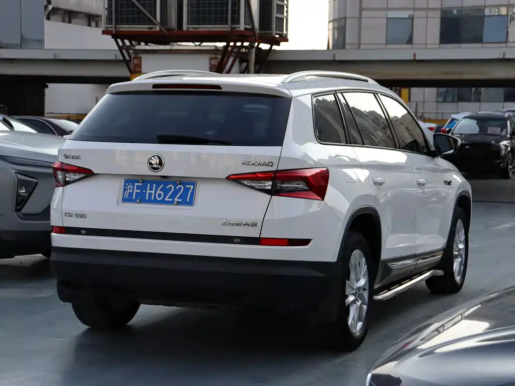 Skoda Kodiaq 2017 TSI330 5-seat 2WD Luxury Edition 2017 - thumbnail 4