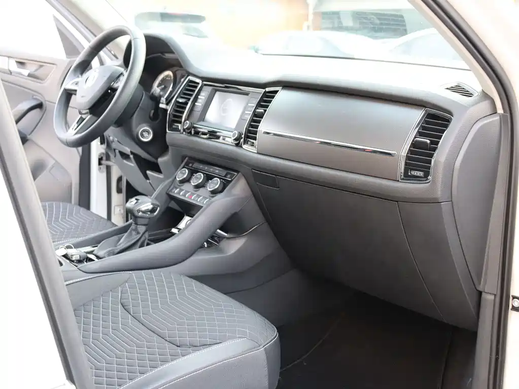 Skoda Kodiaq 2017 TSI330 5-seat 2WD Luxury Edition 2017 - thumbnail 7