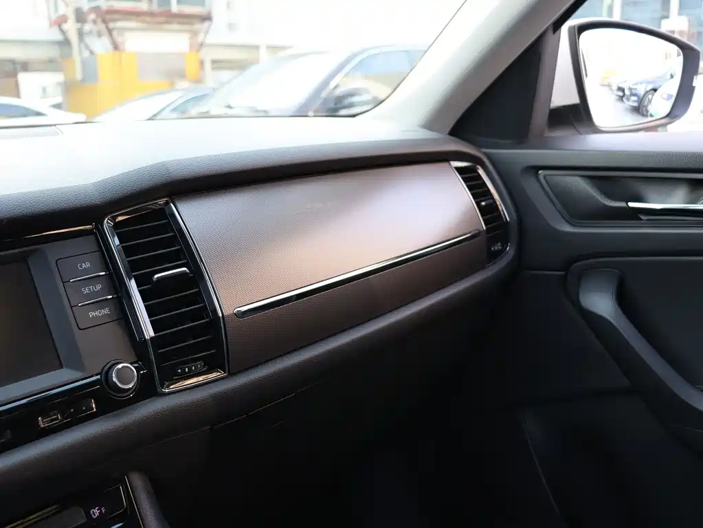 Skoda Kodiaq 2017 TSI330 5-seat 2WD Luxury Edition 2017 - thumbnail 26