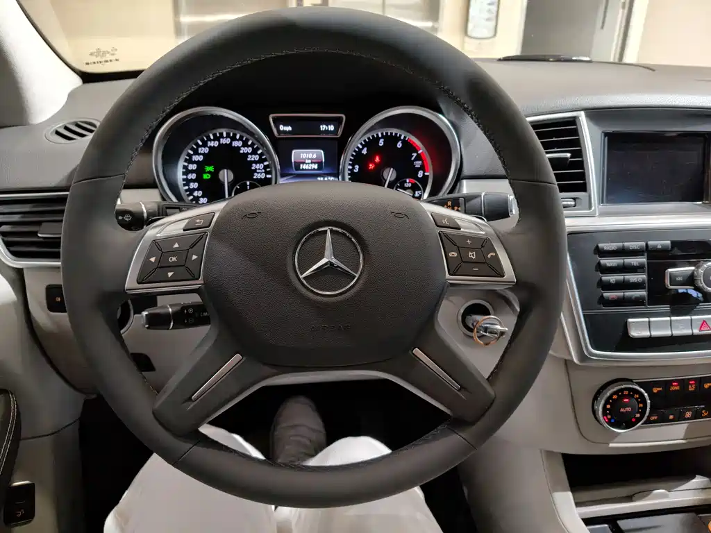 Mercedes-Benz Mercedes-Benz M-Class 2015 ML 320 4MATIC 2015 - thumbnail 13