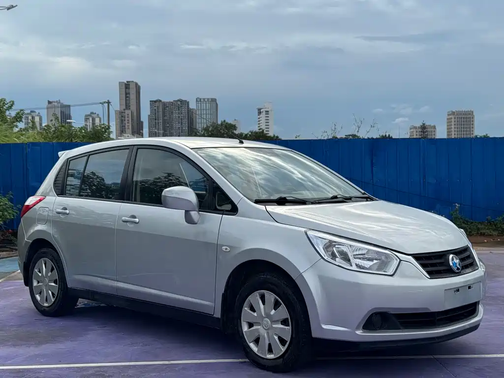 Datsun Dongfeng Nissan Qichen R50 2013 1.6L Manual Fashion Edition 2013 - thumbnail 3